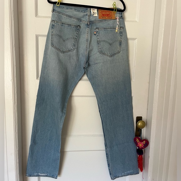 LEVI'S® PRIDE 501® '93 STRAIGHT FIT JEANS - Picture 3 of 9